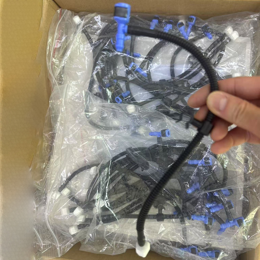 8W9955975 車反転画像カメラ排水管アウディ A4 S - Drain Pipe Clip のレビューと価格